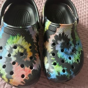 Kids crocs size 1 Youth